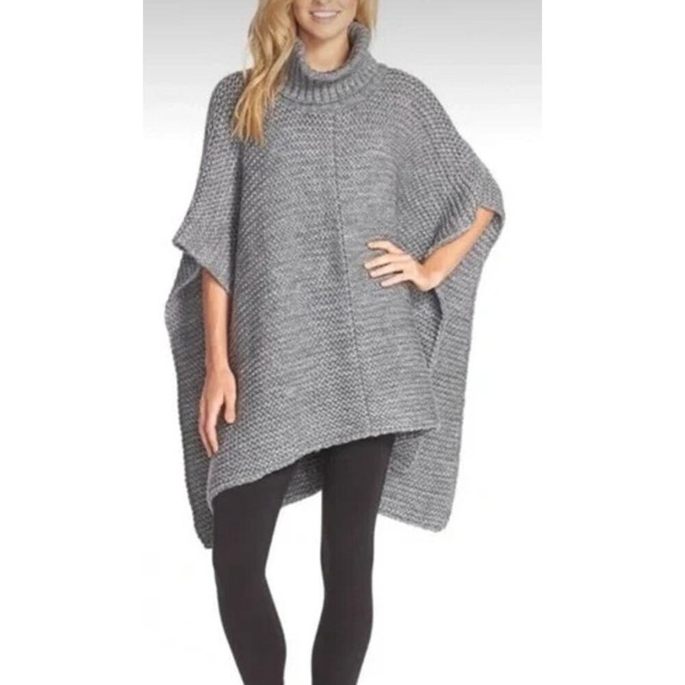 UGG Chunky Knit Turtleneck Poncho Cape Oversized Shawl One Size Grey Cozy Layer